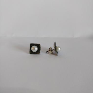 Silver and Pearl Stud Earrings 